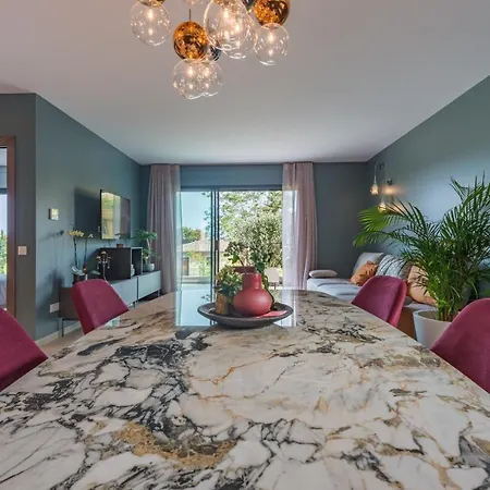 Deluxe Graziella 200 M From The Villa *
