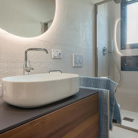 Deluxe Graziella 200 M From The Villa Eze