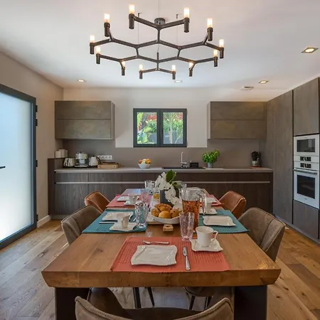 Villa Deluxe Graziella 200 M From The
