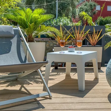 Villa Deluxe Graziella 200 M From The