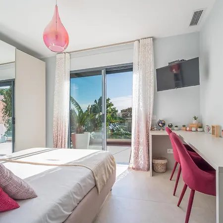 Deluxe Graziella 200 M From The Èze