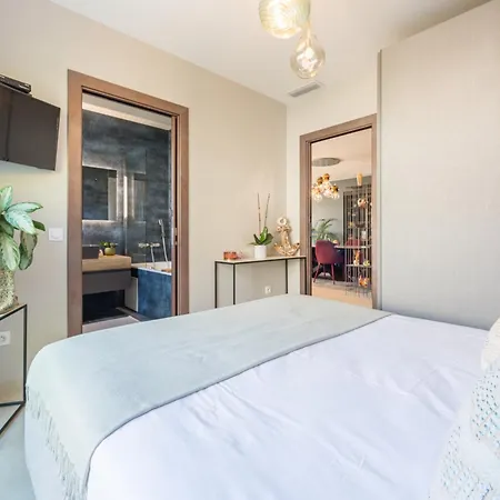 Deluxe Graziella 200 M From The Èze