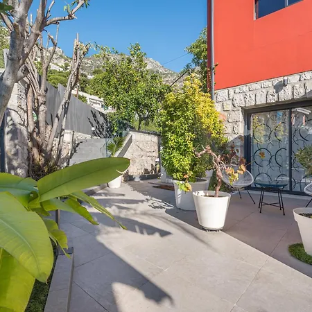 Deluxe Graziella 200 M From The Villa