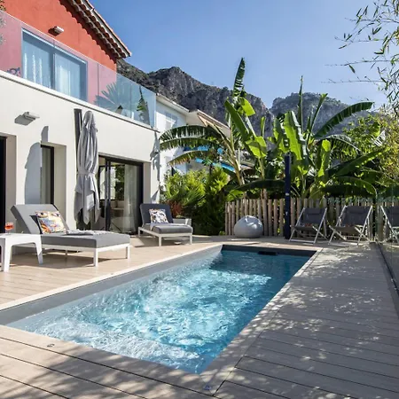Deluxe Graziella 200 M From The Villa