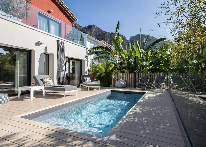 Deluxe Graziella 200 M From The Villa