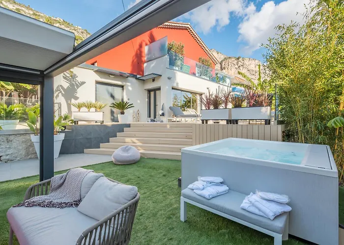 Deluxe Graziella 200 M From The Villa